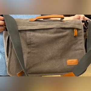 shoulder bag